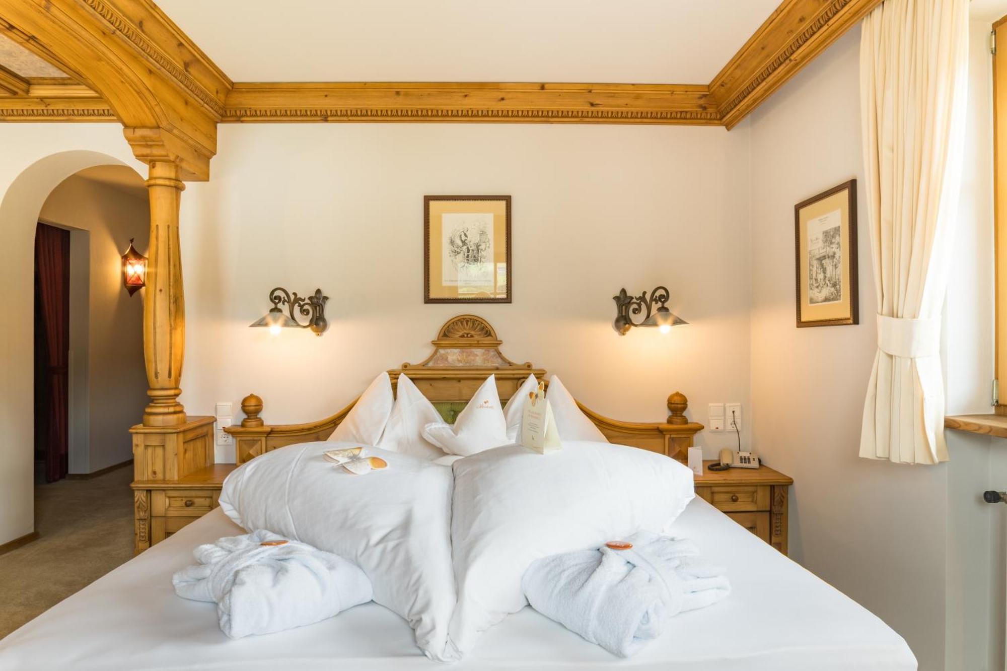 Mirabell Dolomites Hotel - Luxury Ayurveda & Spa ヴァルダーオラ エクステリア 写真