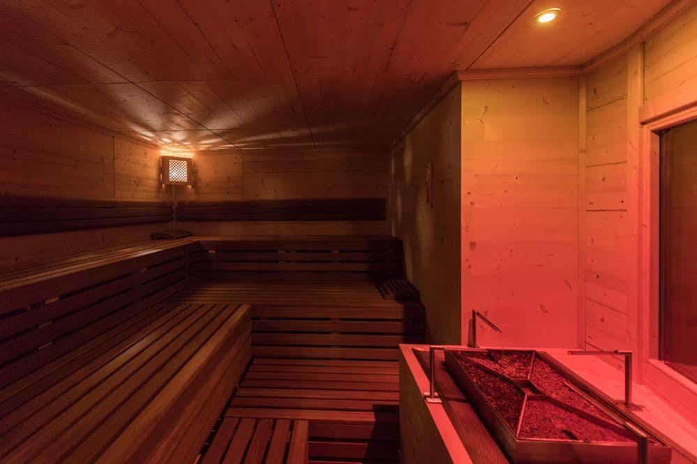 Mirabell Dolomites Hotel - Luxury Ayurveda & Spa ヴァルダーオラ エクステリア 写真